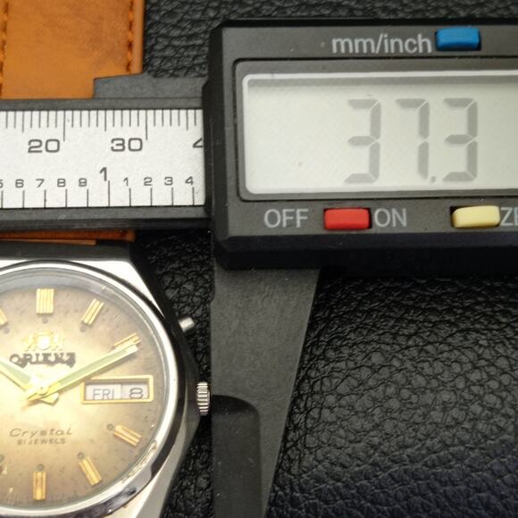 Vintage 1973 Orient Automatic Mens Silver Watch W/daydate & Gold accents - Picture 6 of 7